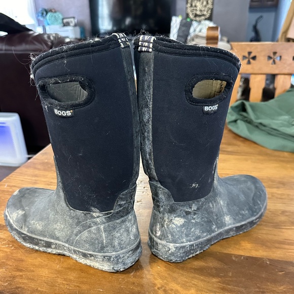 Bogs brand youth muck boots. Good condition. - Picture 6 of 6
